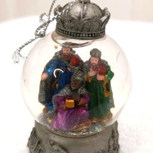 Tiny globe Ornament of 3 wise men